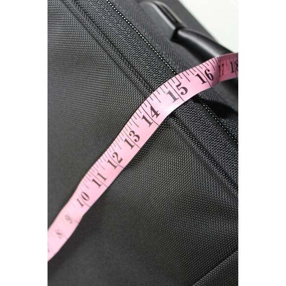 BRIGGS & RILEY BASELINE (U422X-4) 22" Zip Expandable Carry On 2 Wheeled Upright - Picture 10 of 12